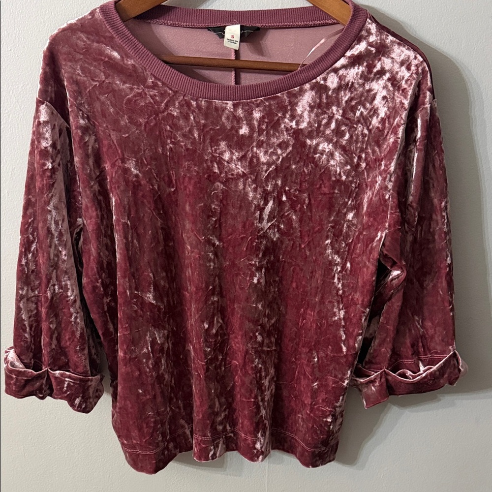 Velvet Women's Trendy Top Sleek Minimal Look